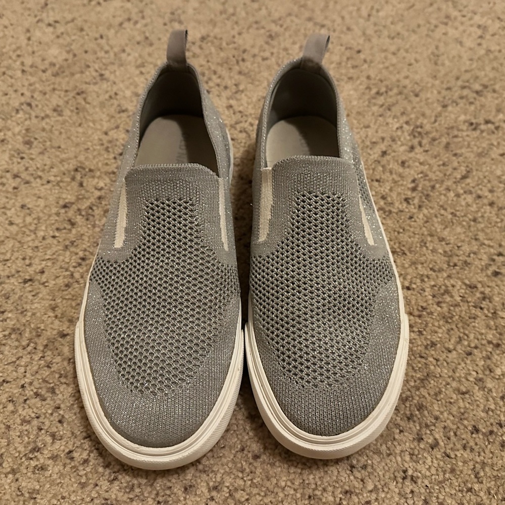 Gray Sparkly Flats 🩵